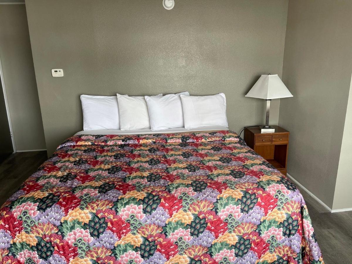 Timberly Motel Gaylord Zewnętrze zdjęcie